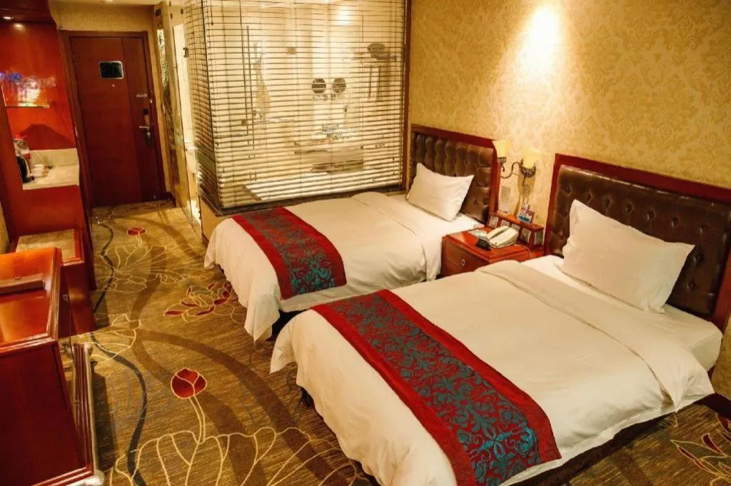 Bed in Metropark Hotel