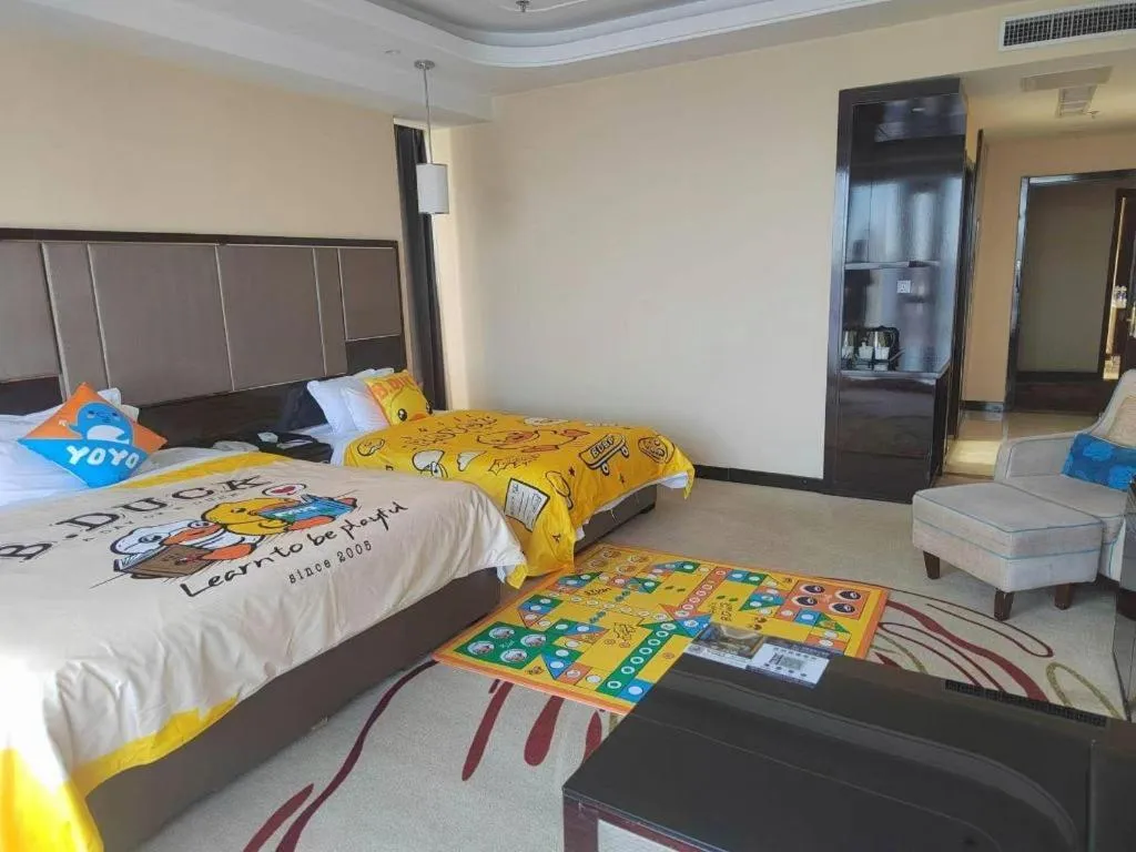 Bed in Pacific Regency Hotel Shenyang