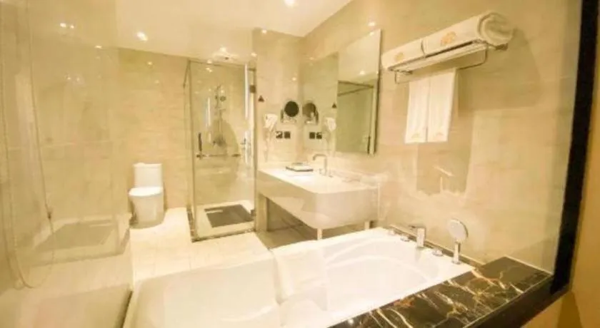 Bed in Pacific Regency Hotel Shenyang