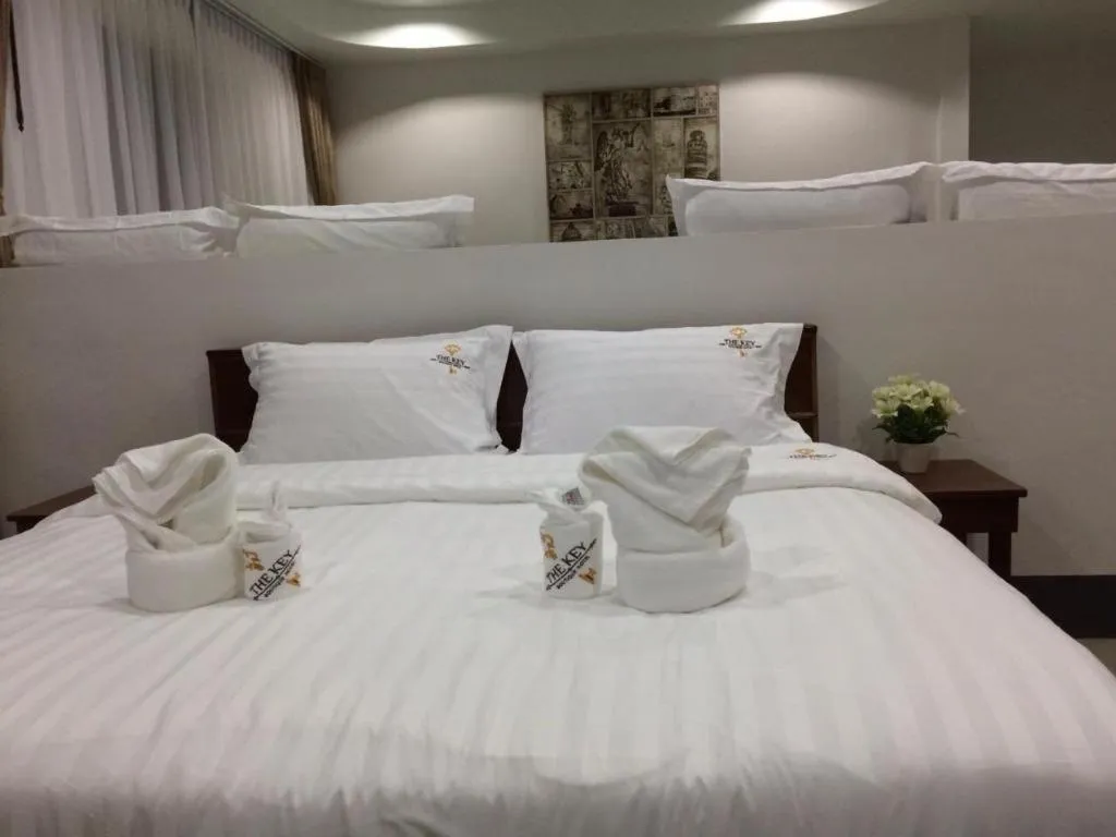 Bed in The Key Hotel