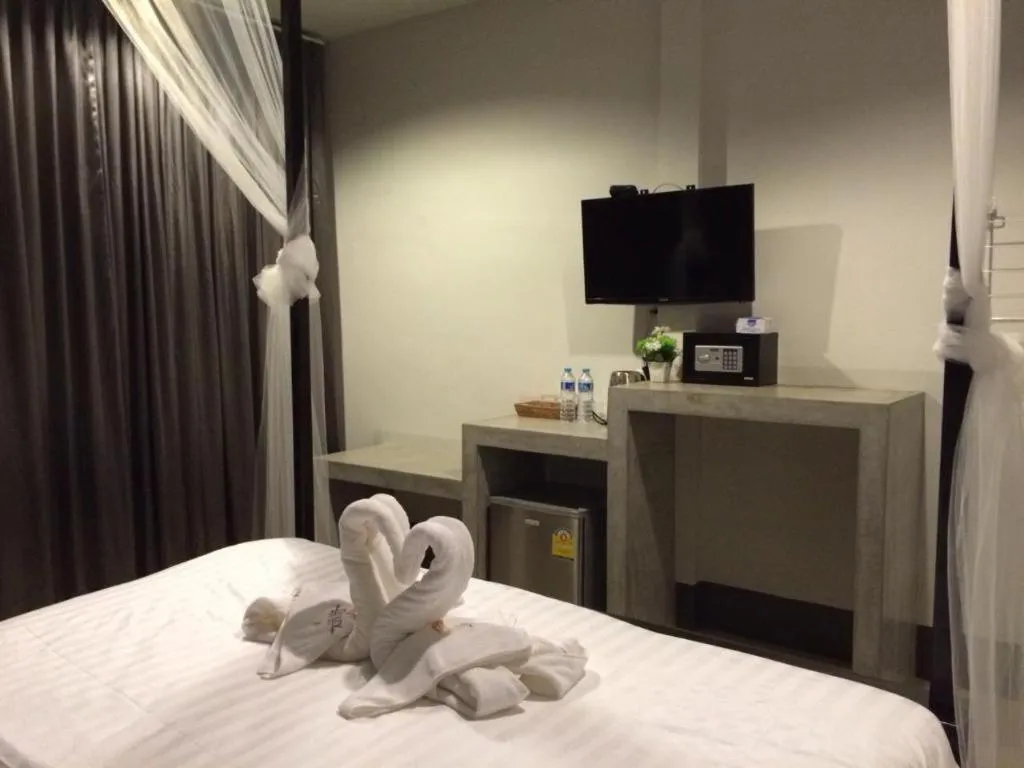 Bed in The Key Hotel