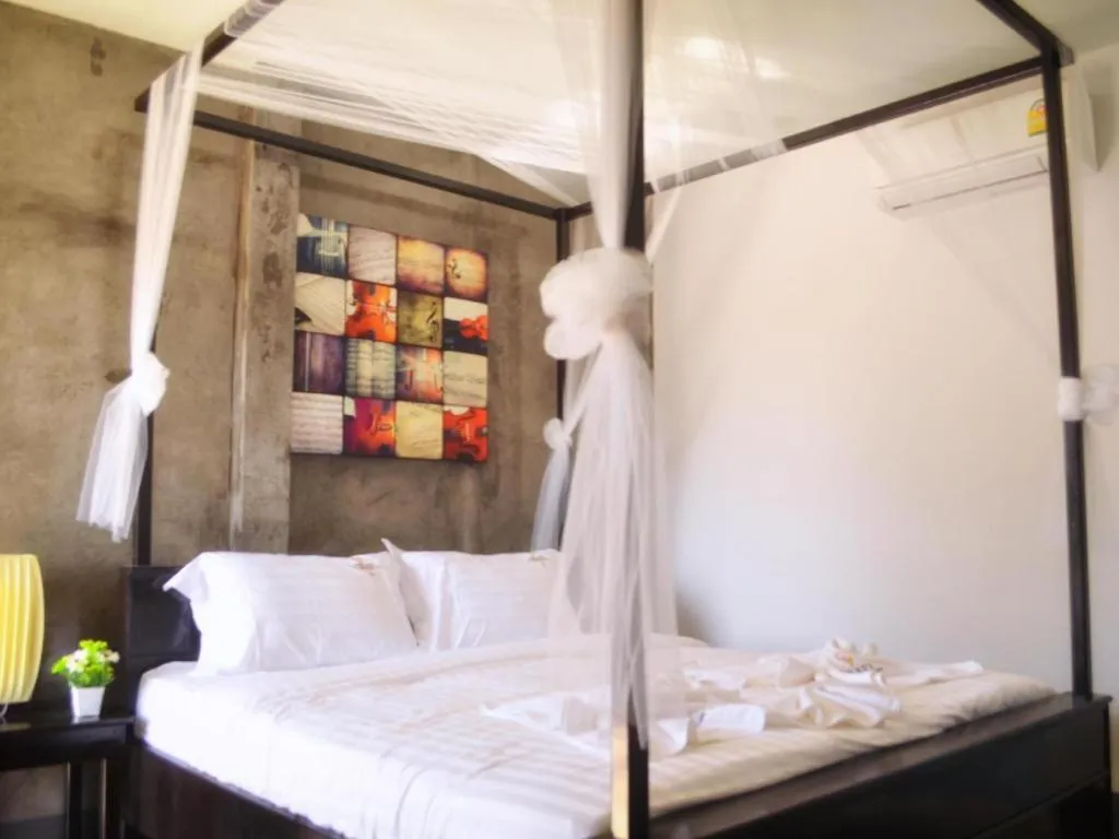 Bed in The Key Hotel