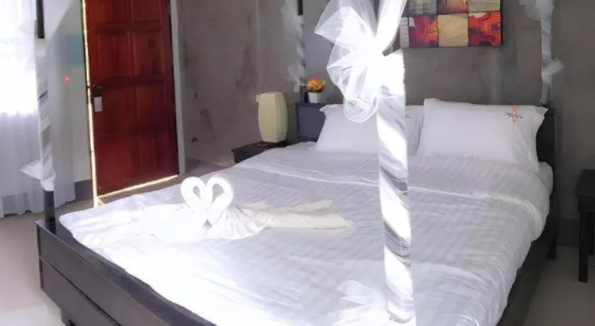 Bed in The Key Hotel