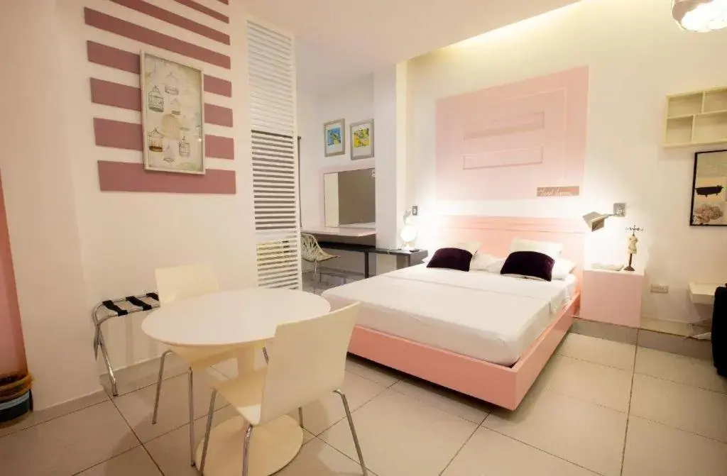 Bed in Hotel Monde Bed in Hotel Monde