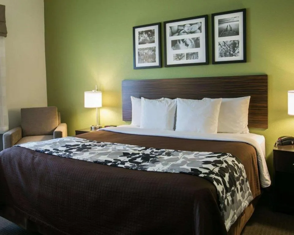 Bed in Sleep Inn & Suites Dripping Springs - Austin Area