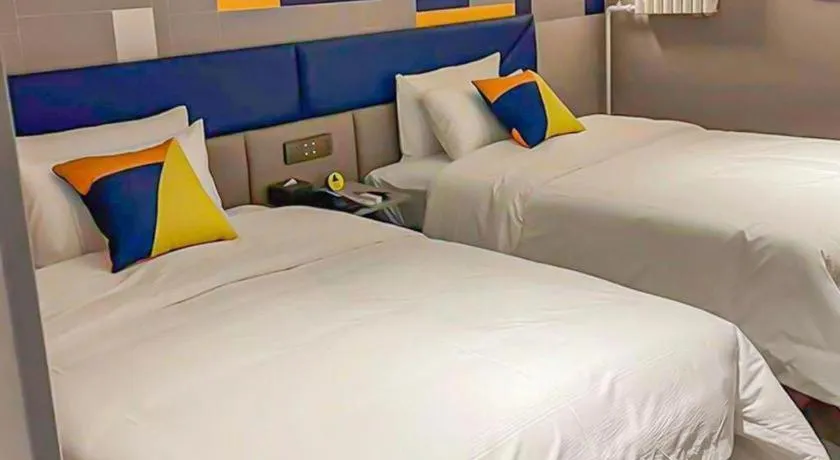 Bed in 7 Days Inn Beijing Tongzhou Universal Studio Linheli Metro Station