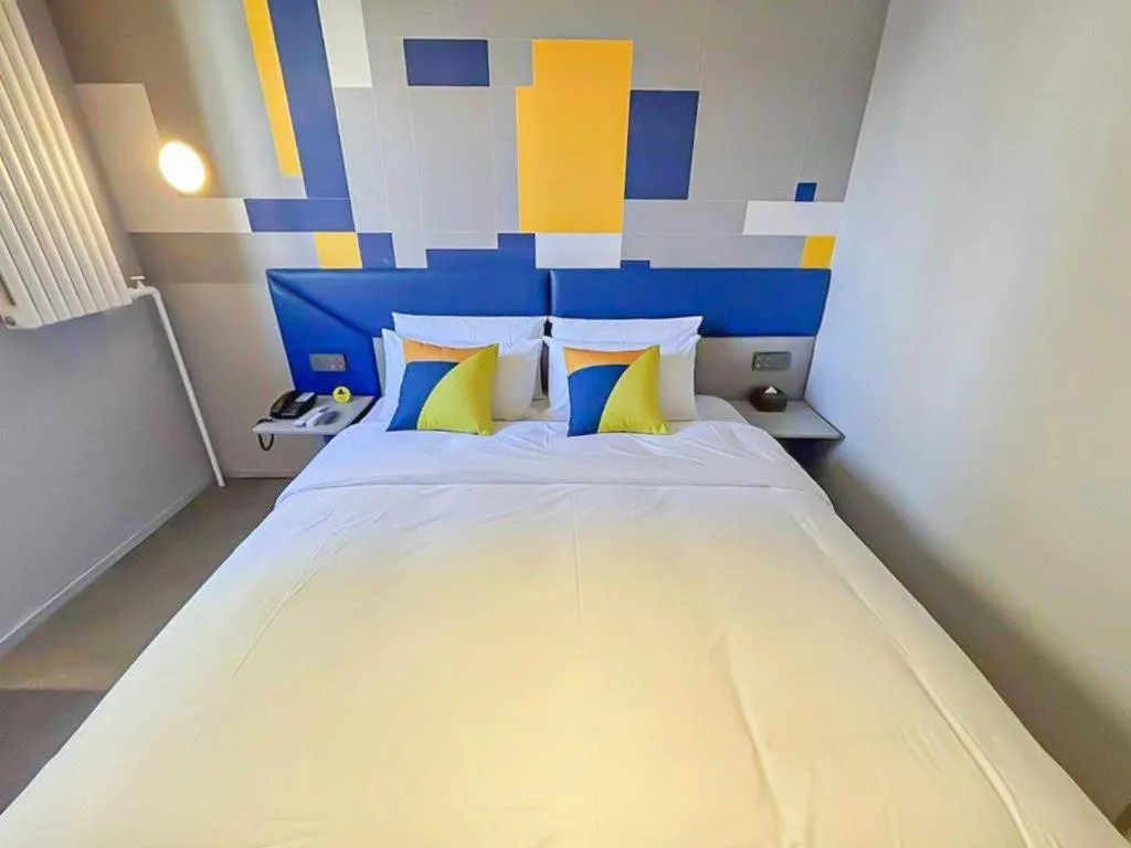 Bed in 7 Days Inn Beijing Tongzhou Universal Studio Linheli Metro Station