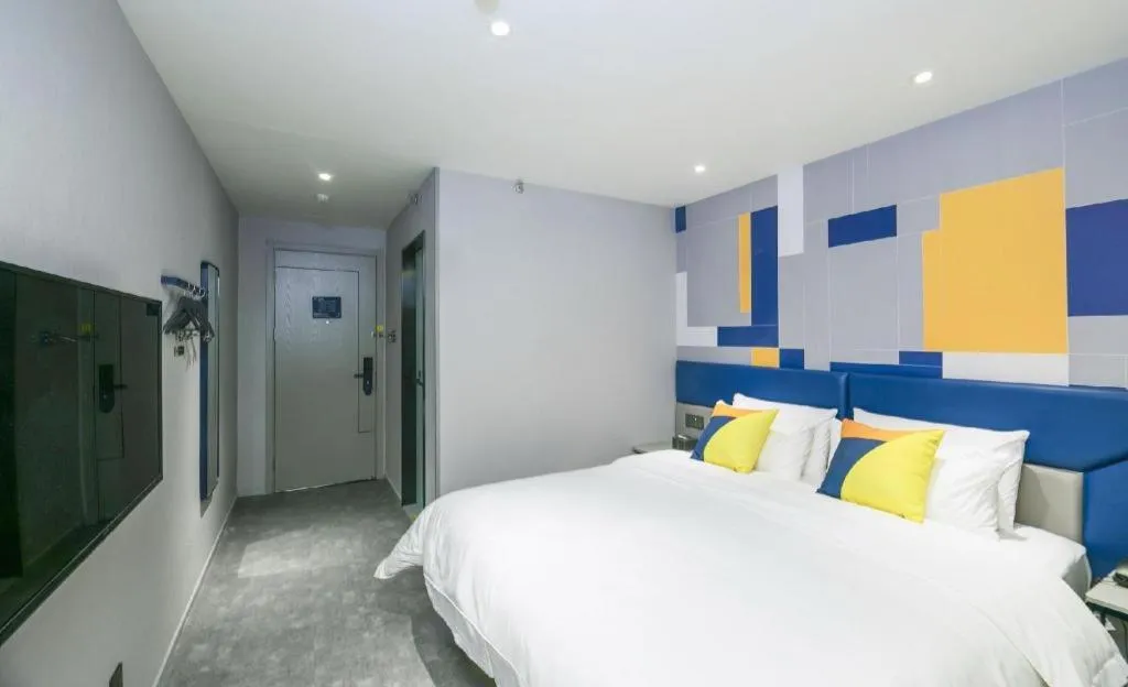 Bed in 7 Days Inn Beijing Tongzhou Universal Studio Linheli Metro Station