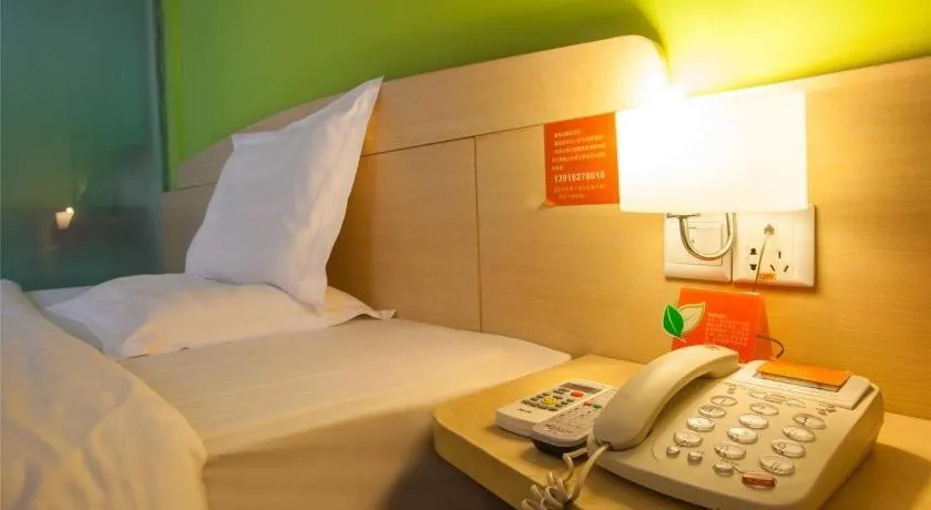 Bed in 7 Days Inn Beijing Tongzhou Universal Studio Linheli Metro Station