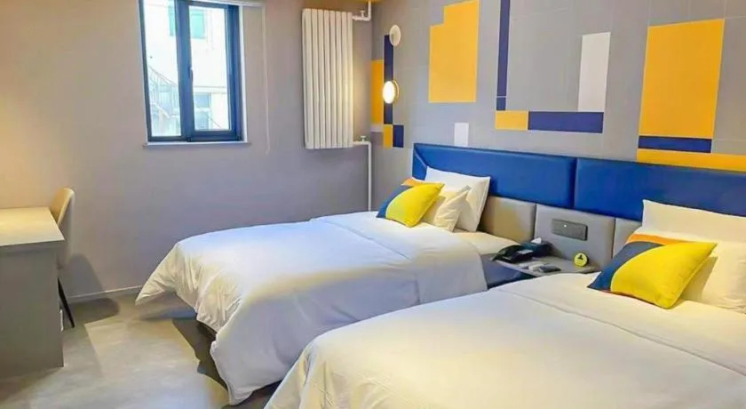 Bed in 7 Days Inn Beijing Tongzhou Universal Studio Linheli Metro Station