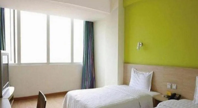Bed in 7 Days Inn Beijing Tongzhou Universal Studio Linheli Metro Station