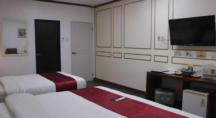 Bed in Horizon Hotel