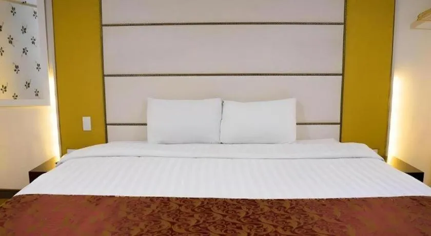 Bed in Horizon Hotel