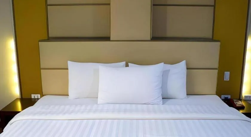 Bed in Horizon Hotel