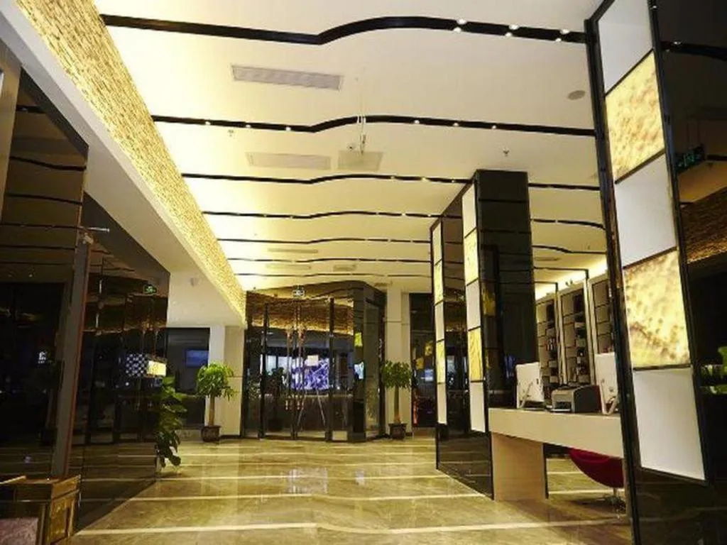 Lavande Hotel Wuhan Wujia Mountain Branch