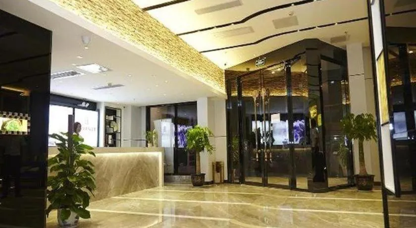 Lavande Hotel Wuhan Wujia Mountain Branch