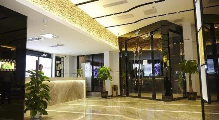 Lavande Hotel Wuhan Wujia Mountain Branch