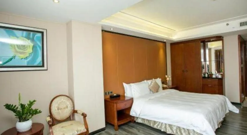 Bed in Auspicious Hotel