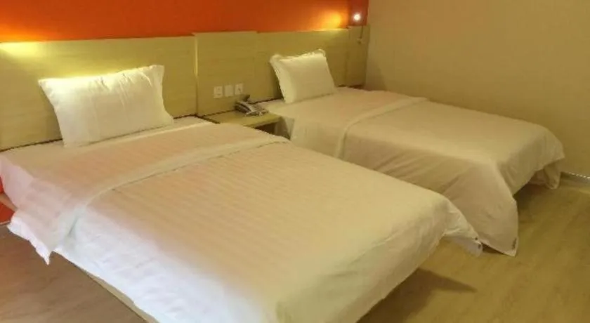 Bed in 7 Days Inn Beijing Shunyi Development Area Mordern Motor City