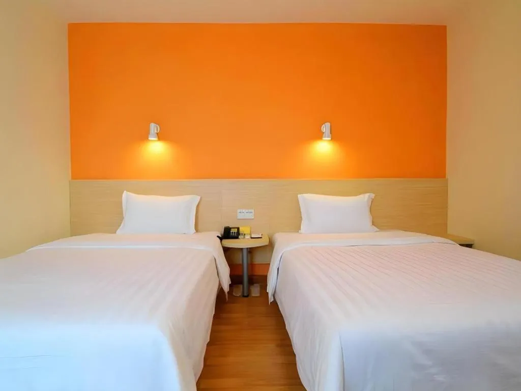 Bed in 7 Days Inn Beijing Shunyi Development Area Mordern Motor City