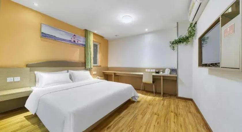 Bed in 7 Days Inn Ya'an Langqiao Pedestrian Street Center Bed in 7 Days Inn Ya'an Langqiao Pedestrian Street Center