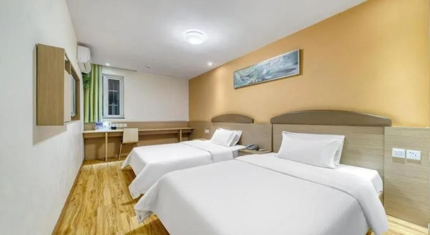 Bed in 7 Days Inn Ya'an Langqiao Pedestrian Street Center