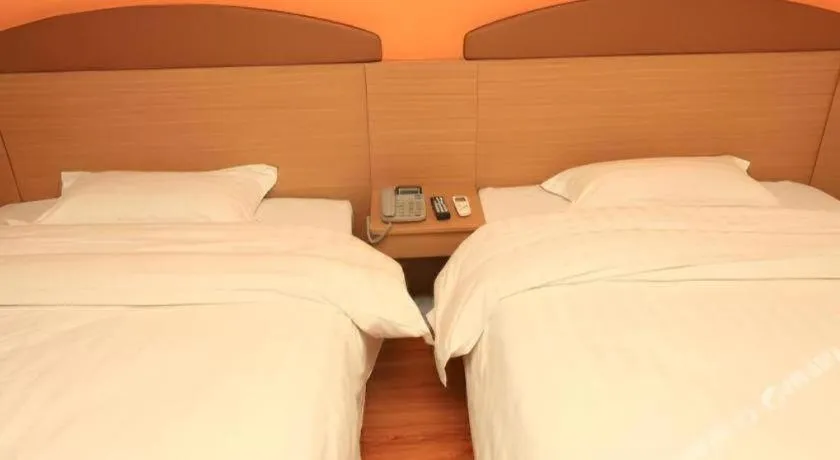 Bed in 7 Days Inn Ya'an Langqiao Pedestrian Street Center