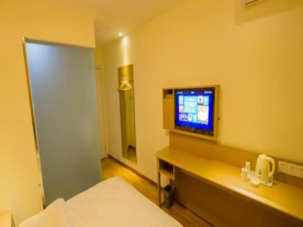 Bed in 7 Days Inn Ya'an Langqiao Pedestrian Street Center