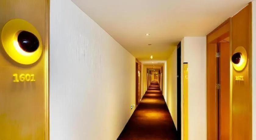 7 Days Premium Jingjiang Fuhai New World Automobile Terminal Branch