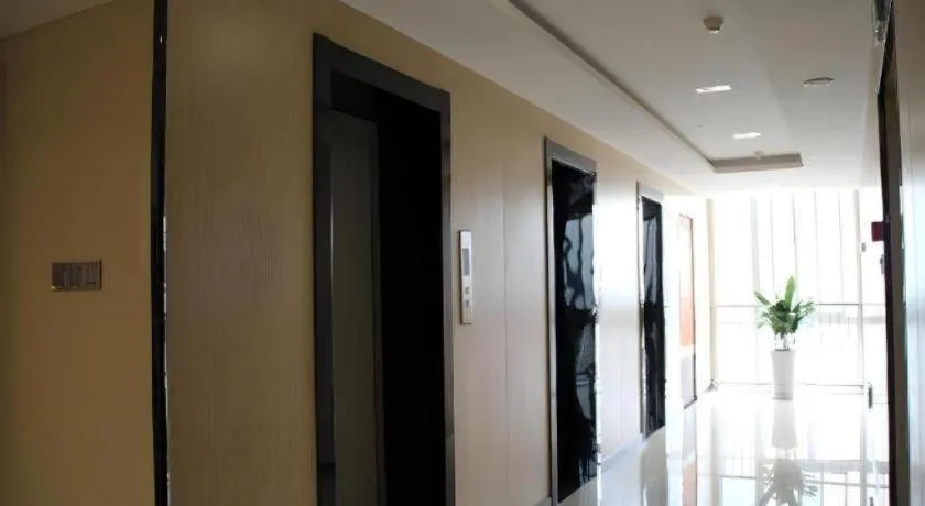 7 Days Premium Jingjiang Fuhai New World Automobile Terminal Branch