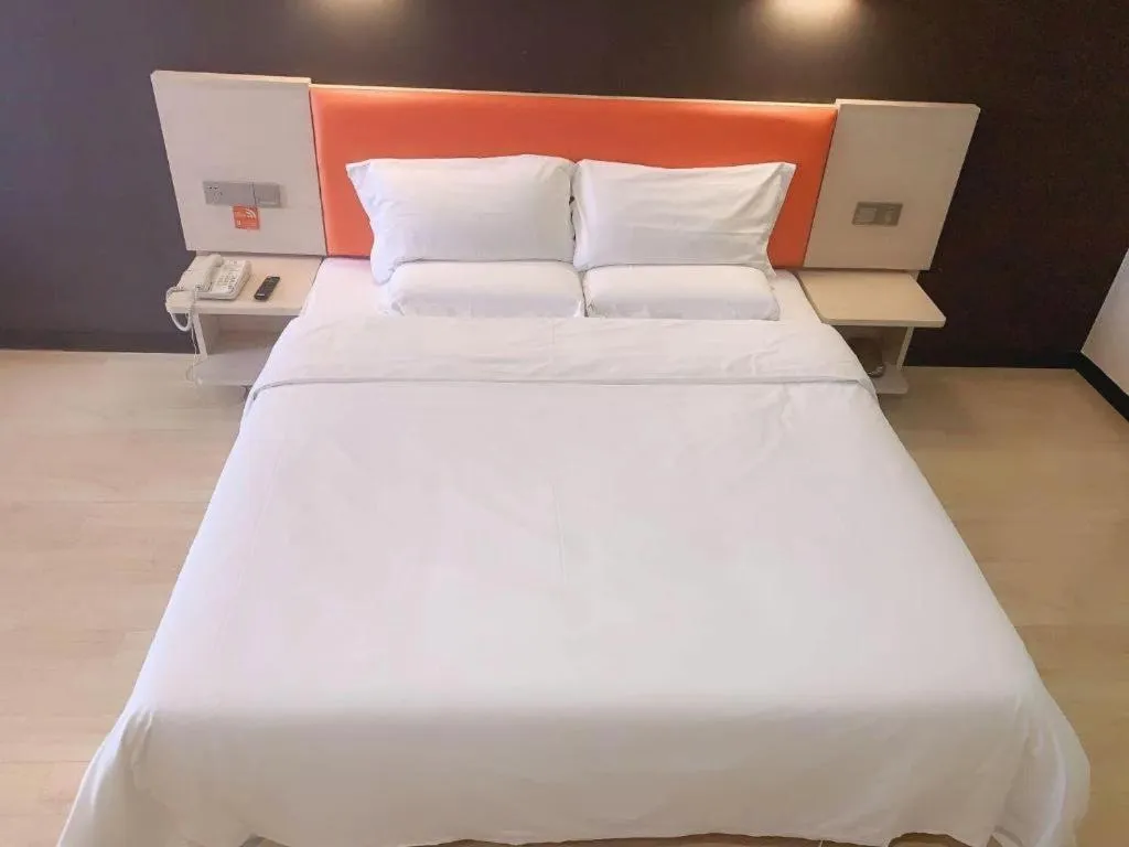 Bed in 7 Days Premium Jingjiang Fuhai New World Automobile Terminal Branch