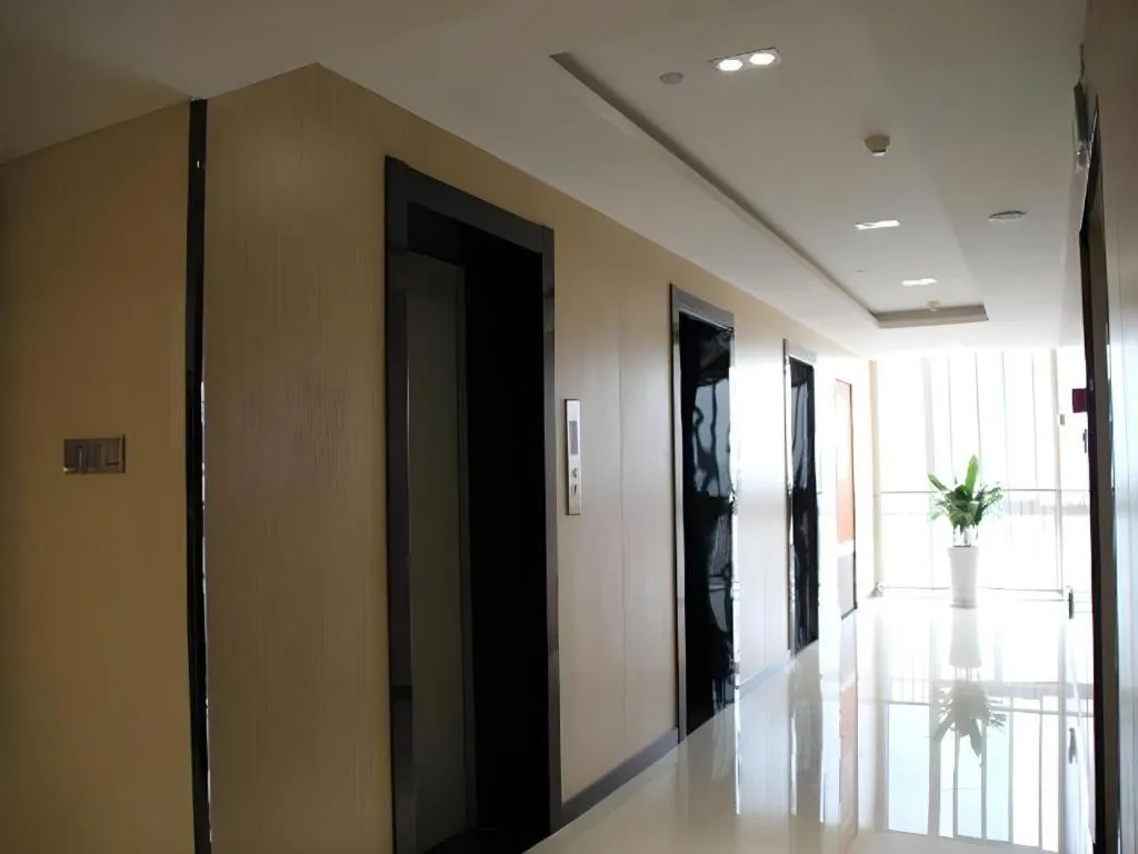 7 Days Premium Jingjiang Fuhai New World Automobile Terminal Branch