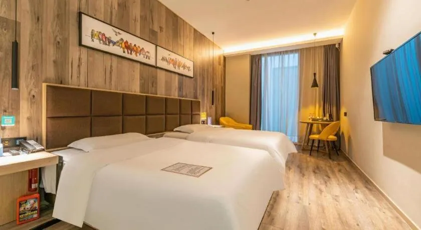 Bed in Qingdao Elegance Hotel