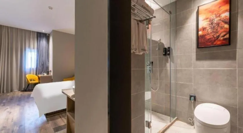 Qingdao Elegance Hotel