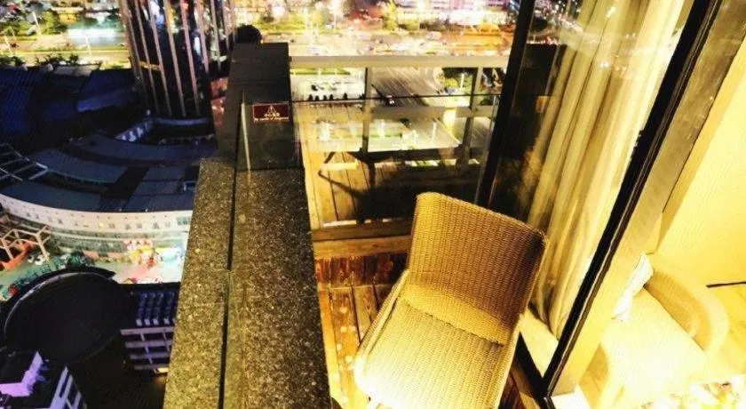 Qingdao Elegance Hotel