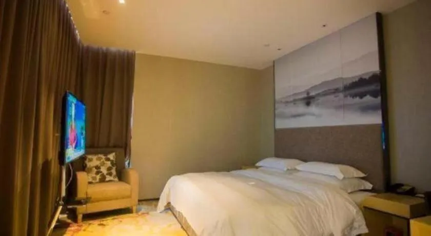 Bed in Qingdao Elegance Hotel