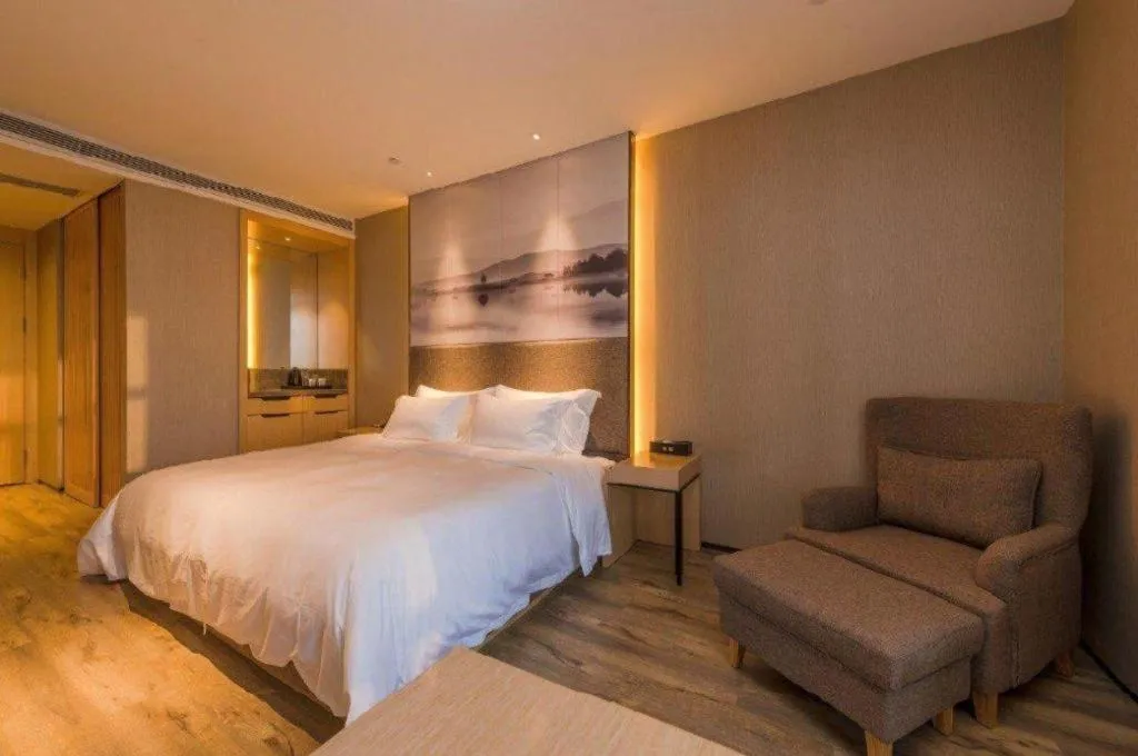 Bed in Qingdao Elegance Hotel