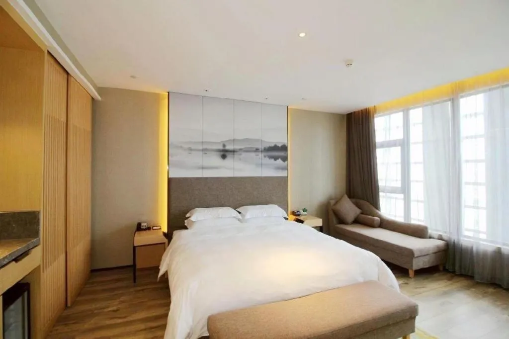 Bed in Qingdao Elegance Hotel