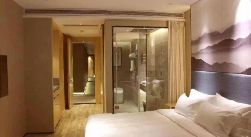 Bed in Qingdao Elegance Hotel