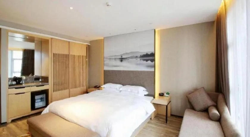 Bed in Qingdao Elegance Hotel