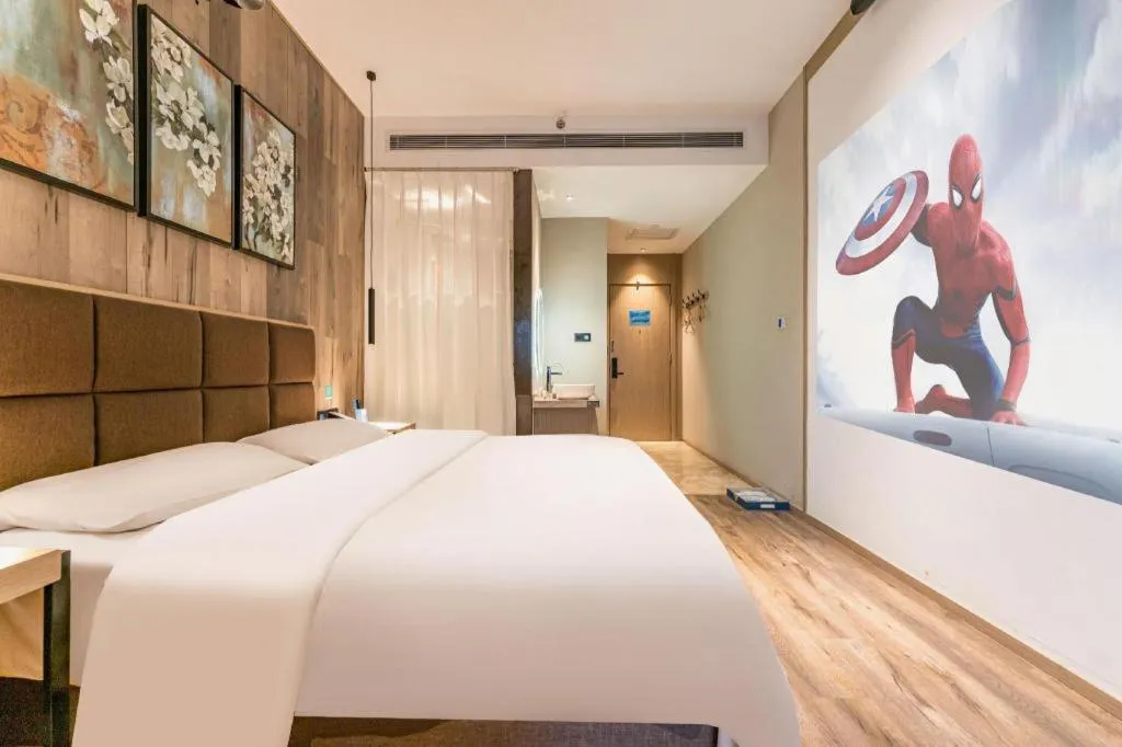 Bed in Qingdao Elegance Hotel