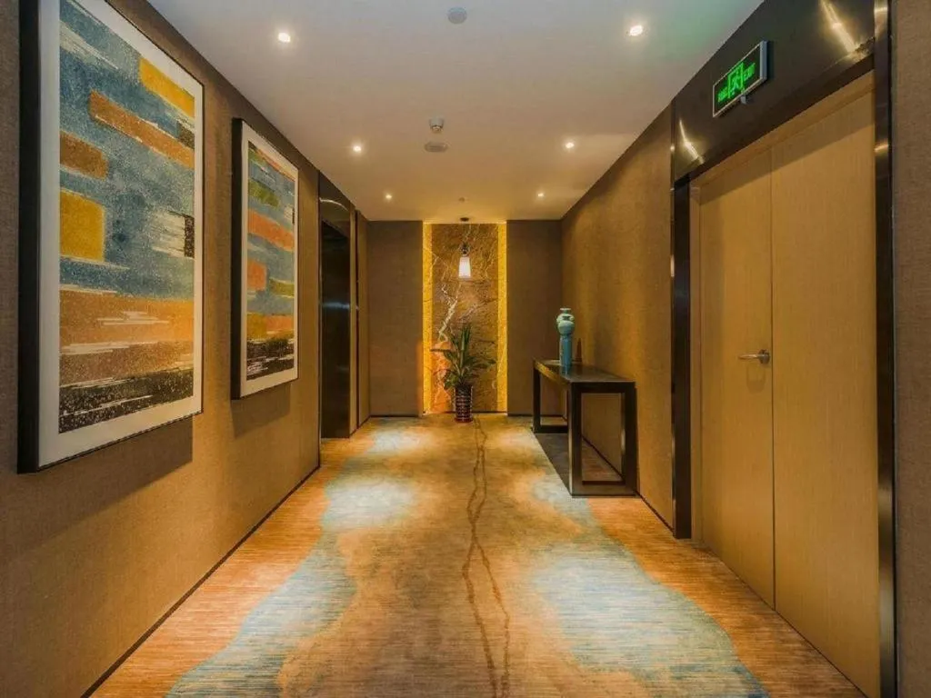 Qingdao Elegance Hotel