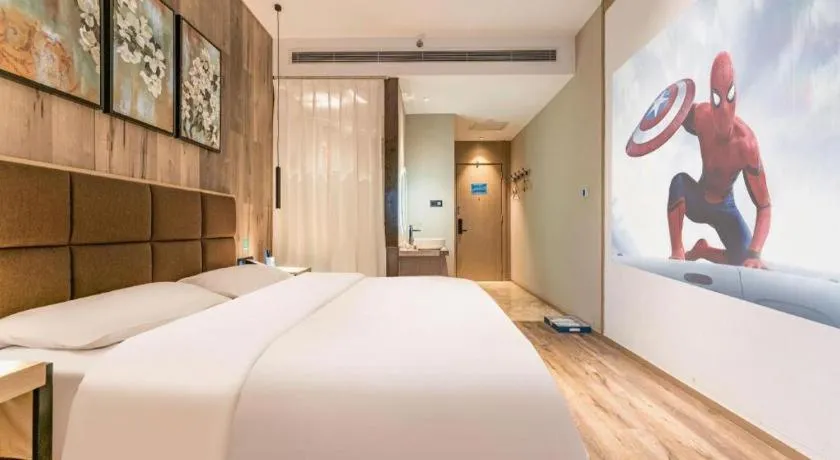 Bed in Qingdao Elegance Hotel