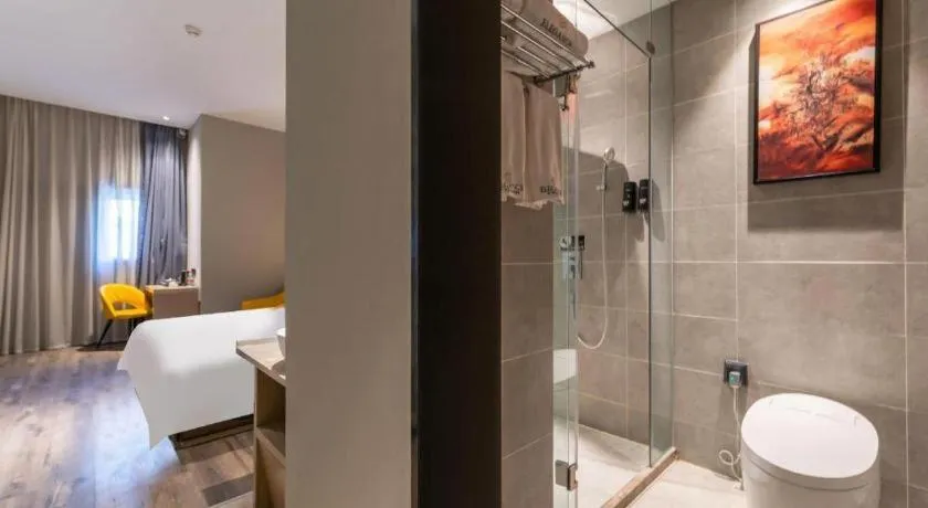 Qingdao Elegance Hotel