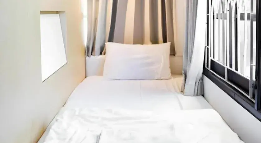 Bed in Ban Nai Amphoe Bed in Ban Nai Amphoe