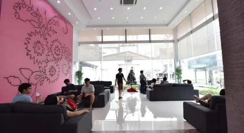 Mayflower Grande Hotel