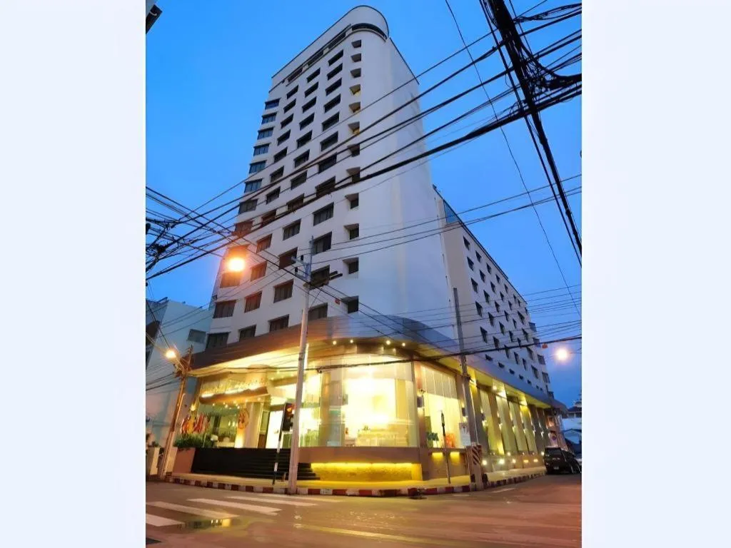 Mayflower Grande Hotel