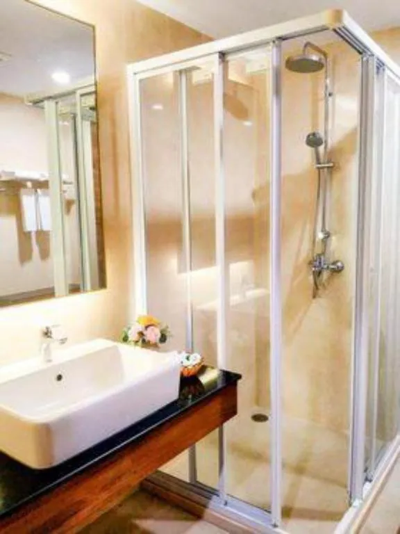 Mayflower Grande Hotel