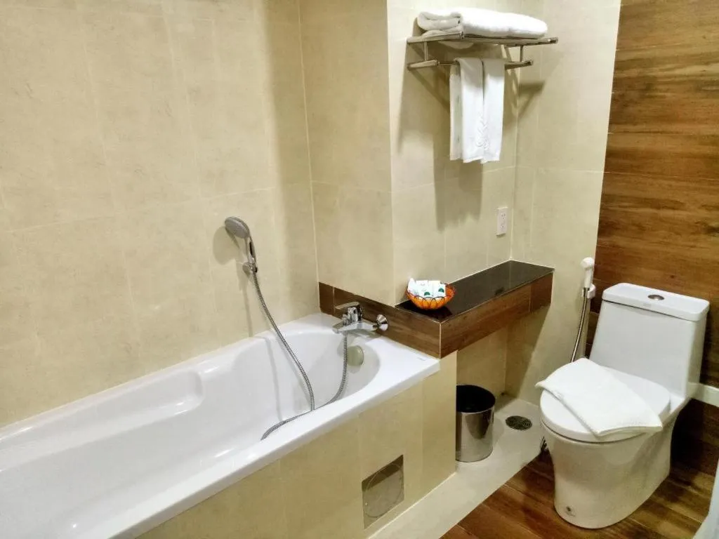 Mayflower Grande Hotel