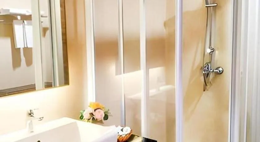 Mayflower Grande Hotel